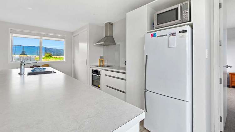24 Rawinia Place Te Kaha_5