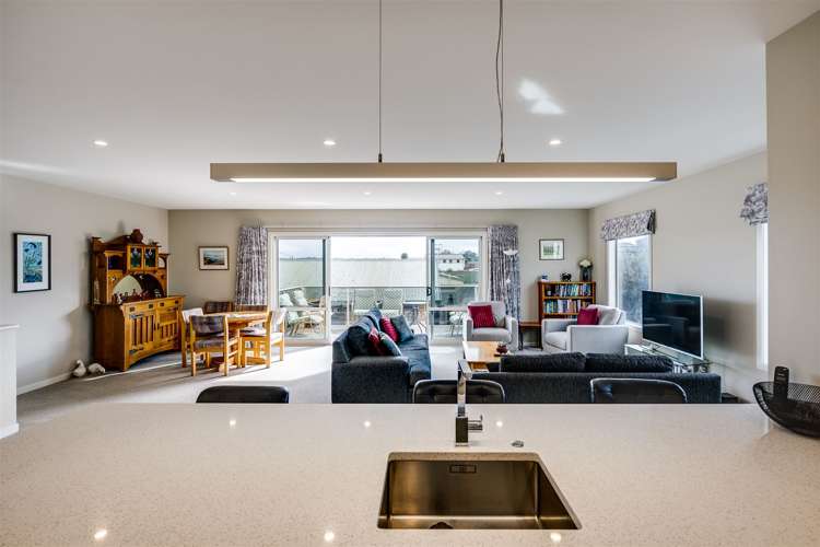 216d Te Awa Avenue Awatoto_13