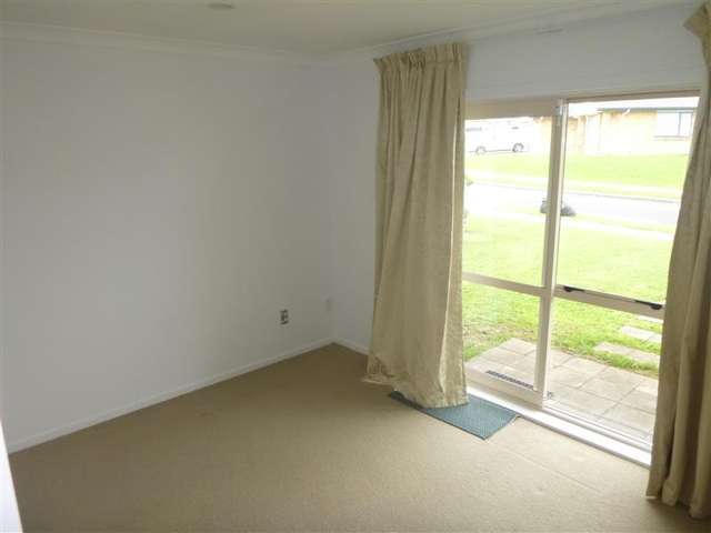 12 Raphoe Road Flat Bush_3