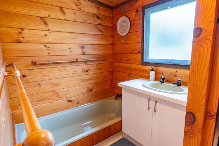 189 Ocean View Road Oneroa_53