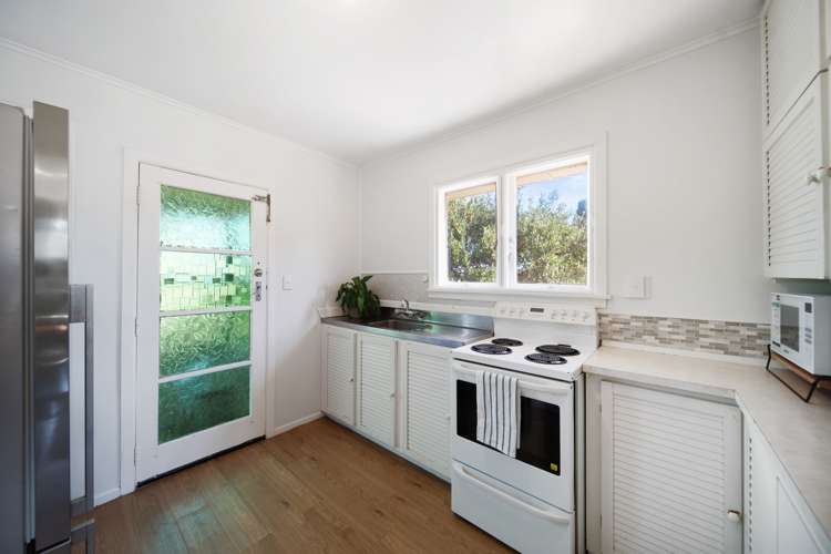 3/8 Jennifer Place Papatoetoe_10