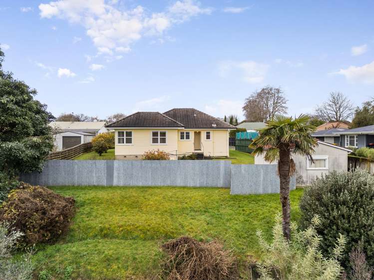 93 MacFarlane Street Hamilton East_14