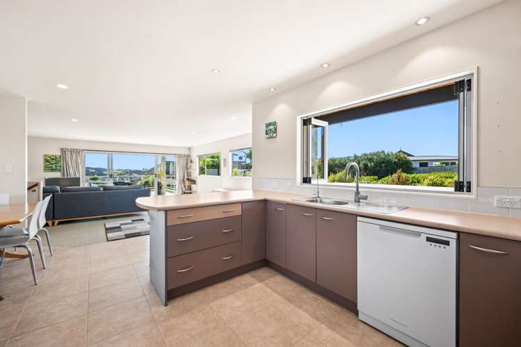9 Margaret Way Langs Beach_12