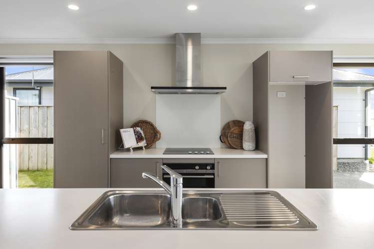 11 Tippet Crescent Wigram_5