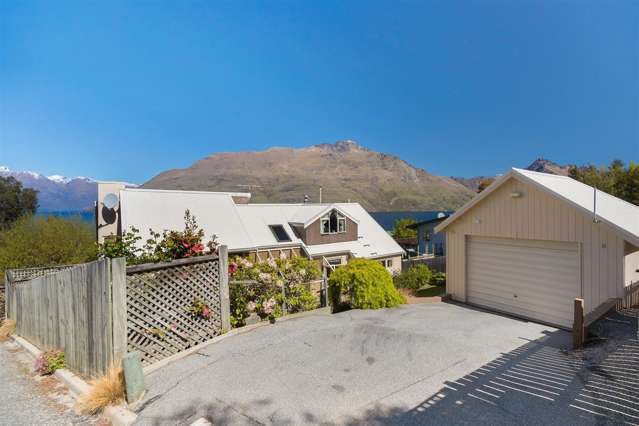 18 Evergreen Place Fernhill/Sunshine Bay_1