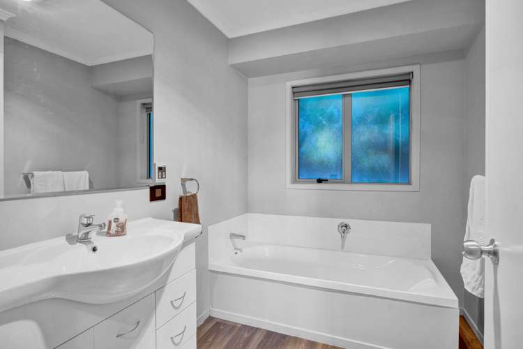 90 Reid Avenue Hawera_11