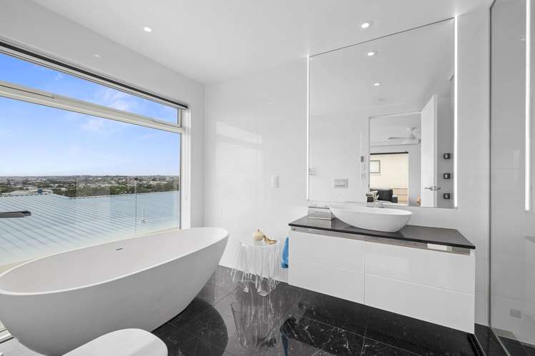 14 & 1/14 Findlay Street Moturoa_15