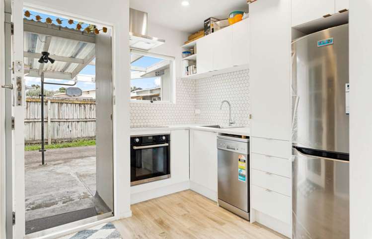 2/32 Canal Road Avondale_8