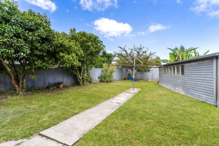 18 Essex Street Te Atatu South_19