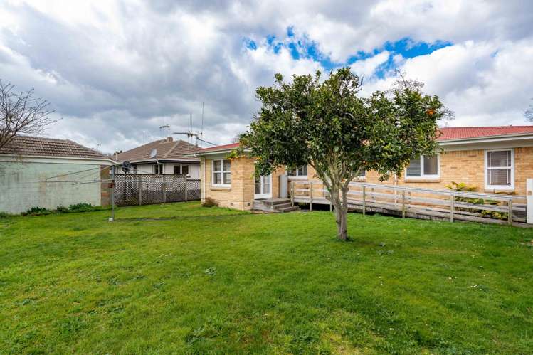 7 Scott Avenue Hamilton East_9