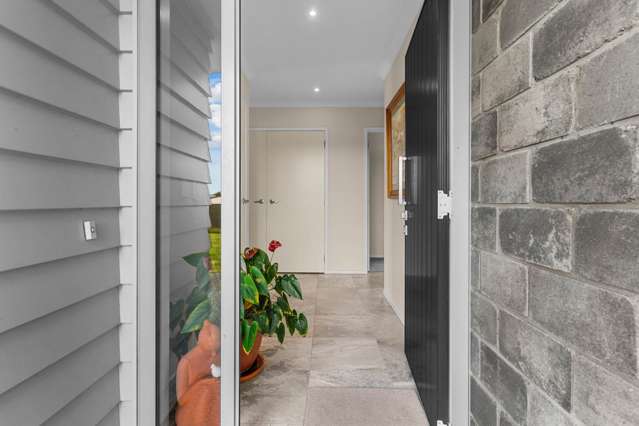 18 Kihi Place Ruakaka_2