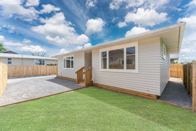 2/58 Hinekura Avenue Town Centre_1