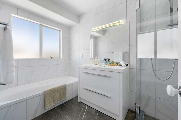 214 Whitford Road Shamrock Park_19