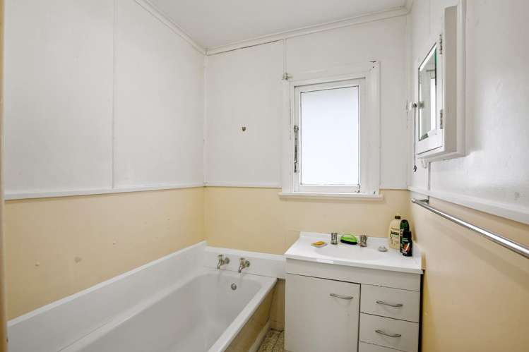 155 Seaview Road Westown_12