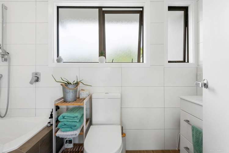 10 Orewa Heights Crescent Orewa_12