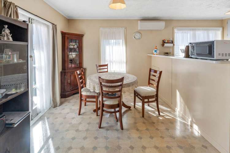 8 Gardiner Grove Mangere East_10