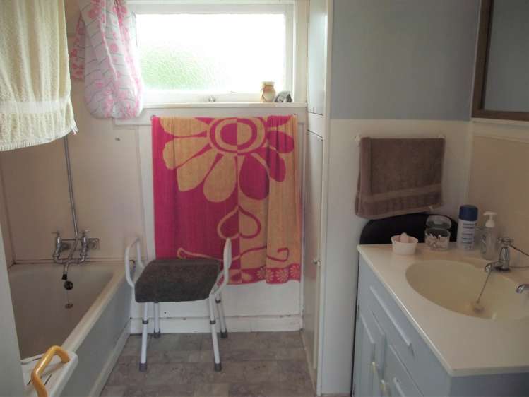 37 Johnston Street Waihi_9