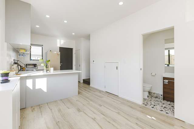 1/77 Glenmore Road Sunnyhills_3