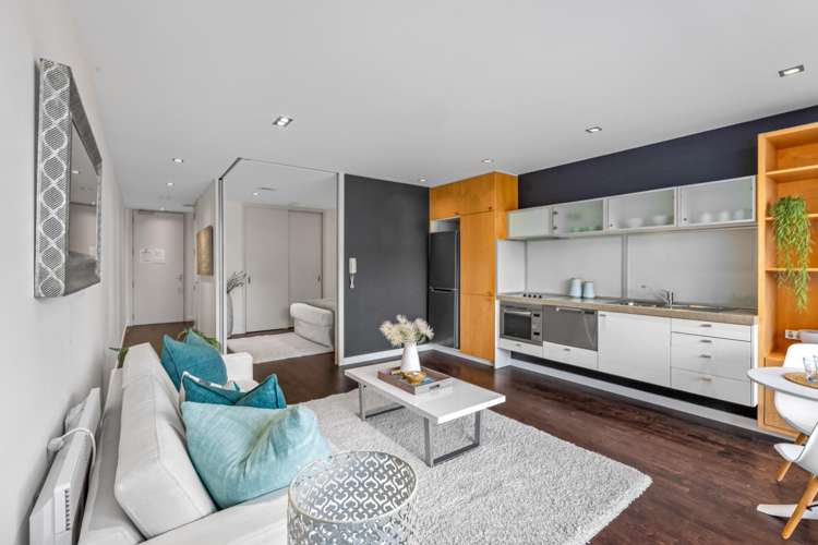 2/6 Beach Front Lane Browns Bay_7