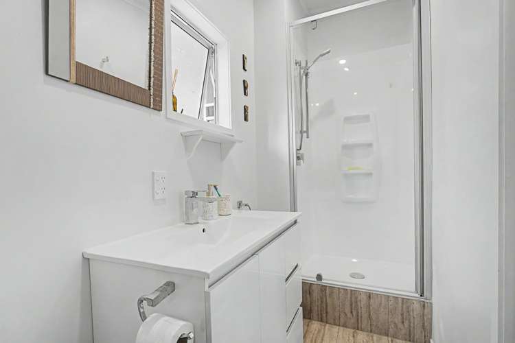 3 Crown Reef Pauanui_12