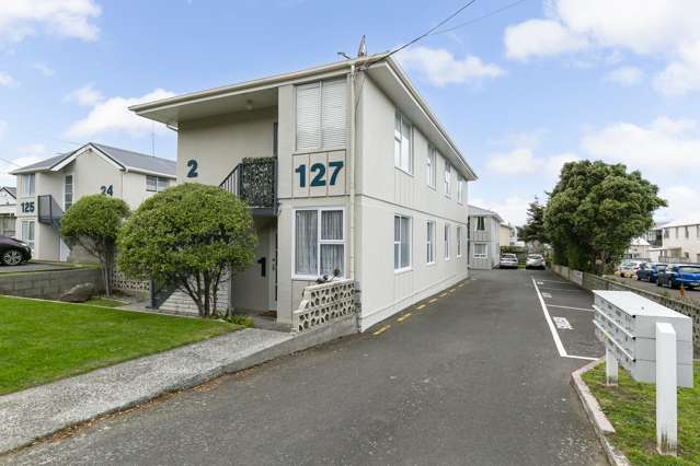 3/127 Queens Drive Lyall Bay_3