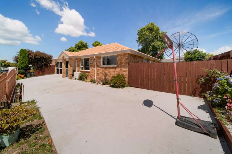 11 Naylors Drive Mangere_16