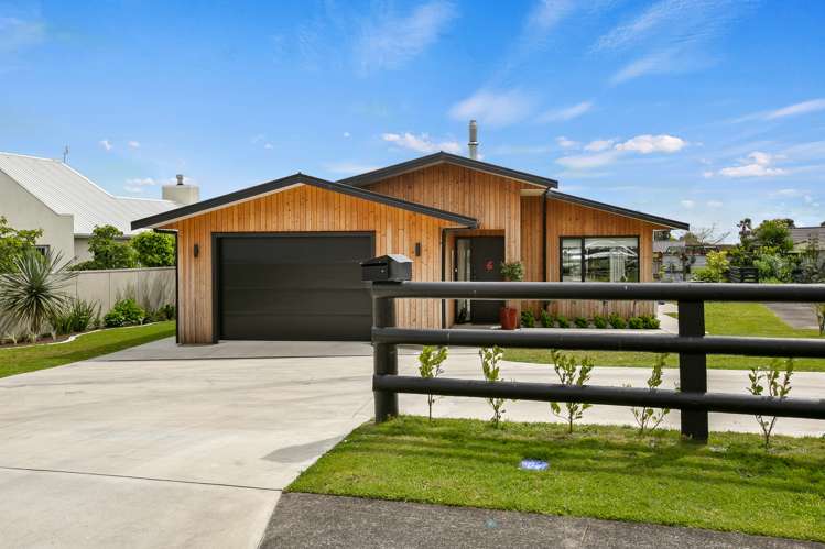 6 Tui Grove Oakura_22