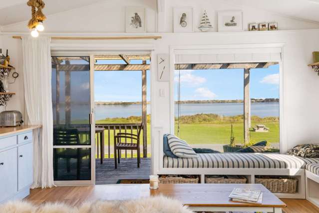 33 Birds Beach Road Tapora_2