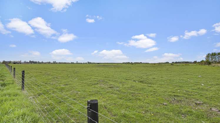 1045 The Lake Road Leeston_21