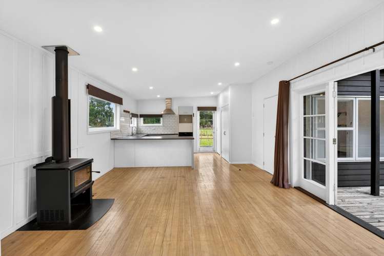 920 Park Road South Longlands_19
