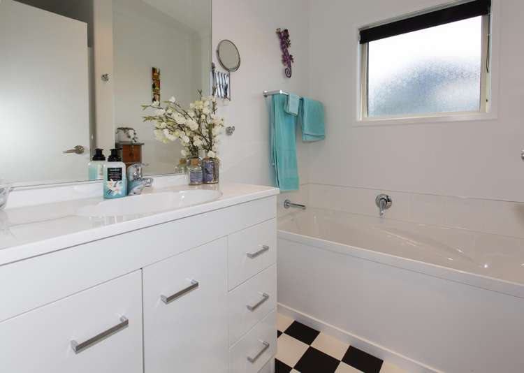 3 Tua Tua Place Baylys Beach_15