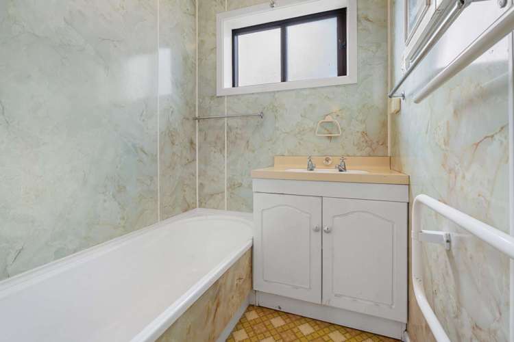 14 Stuart Street Owaka_12