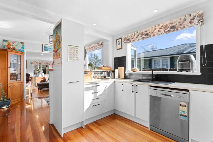 24 Fergusson Street Solway_11