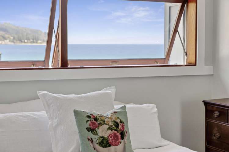 417 Thames Coast  Road SH25 Te Puru_16