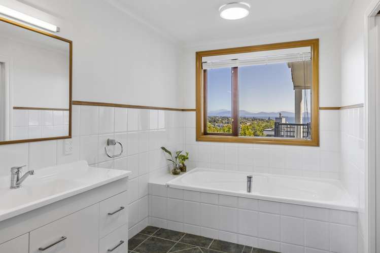 2/70 Harvey Street Waipahihi_25