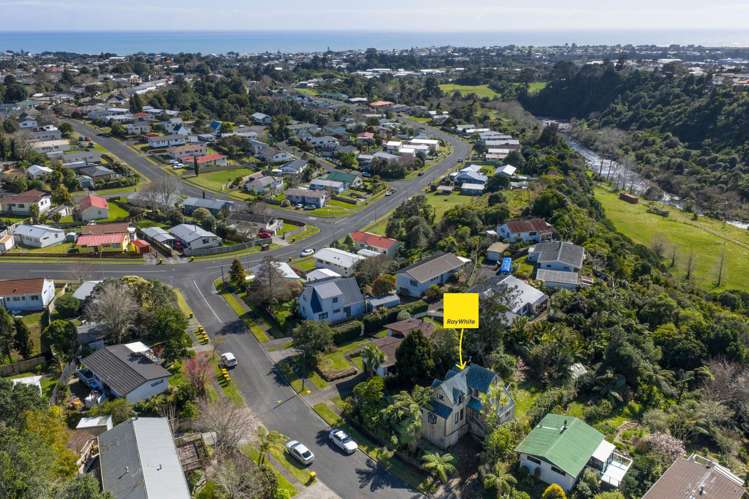 9 Lindaver Grove Merrilands_32