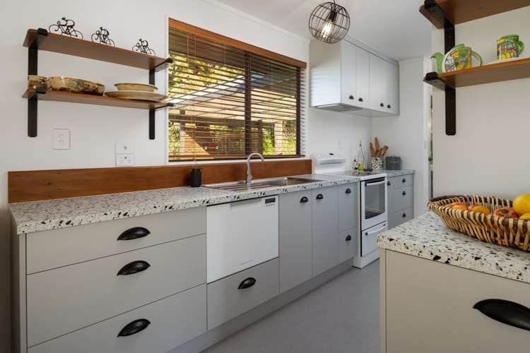 2 Belvue Bay Road Havelock_11