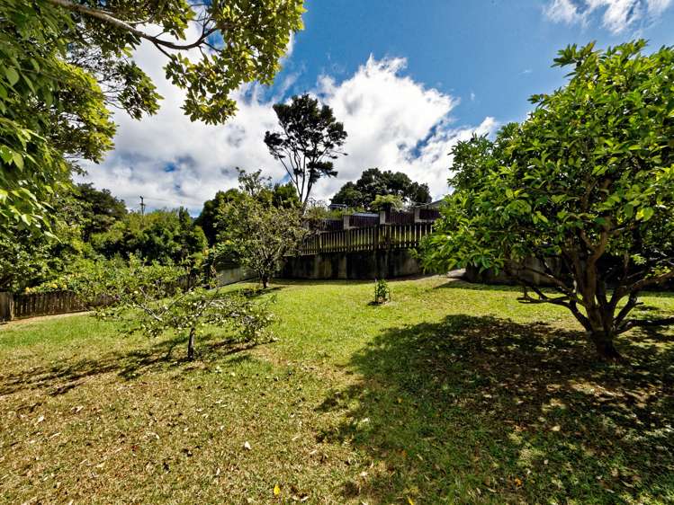 1117 Huia Road Huia_17