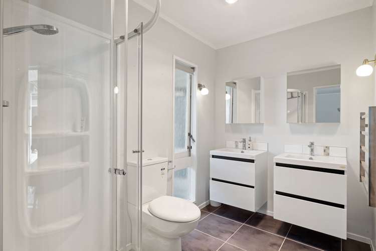 23 Gilbass Avenue Hamilton Lake_14