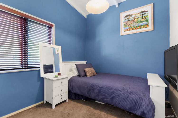 10 Kauri Road Birkenhead_11