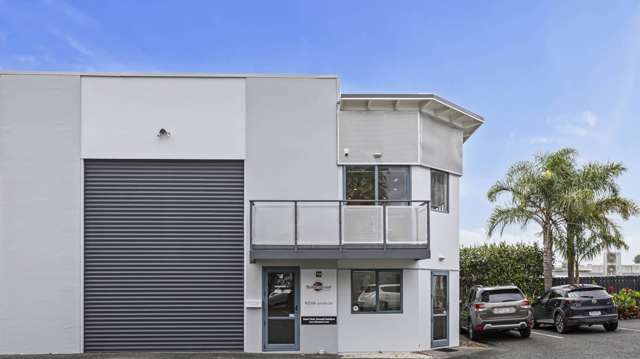 VERSATILE LIVE AND WORK - 226M²