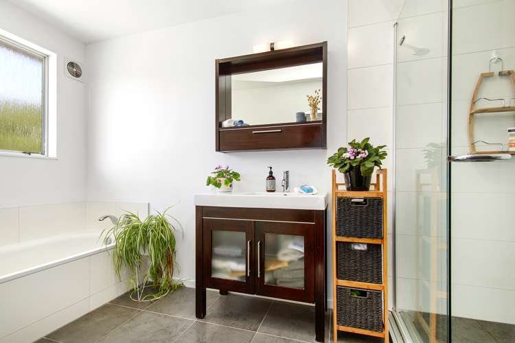 64 Oriel Avenue Tawa_13