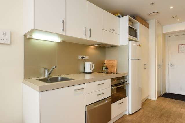 1217/74 Taranaki Street 2185_2