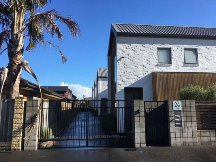 3/24 Lyon Street 1067_15