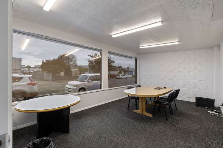 10-12 Edgeware Road Palmerston North_4