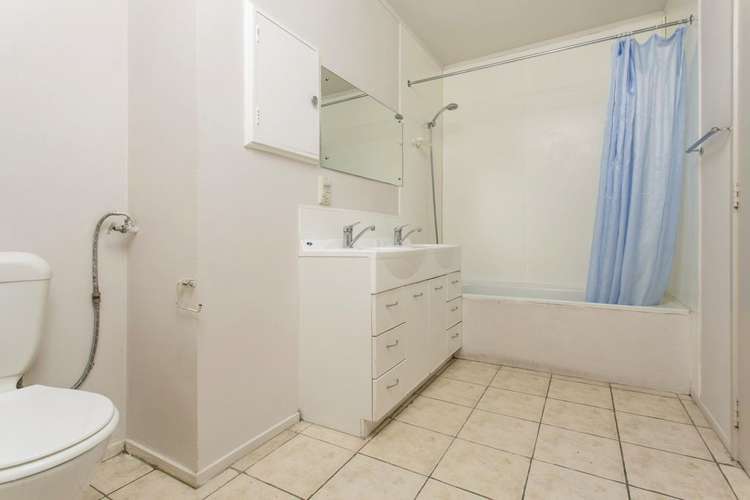 1/96 Chivalry Road Glenfield_13