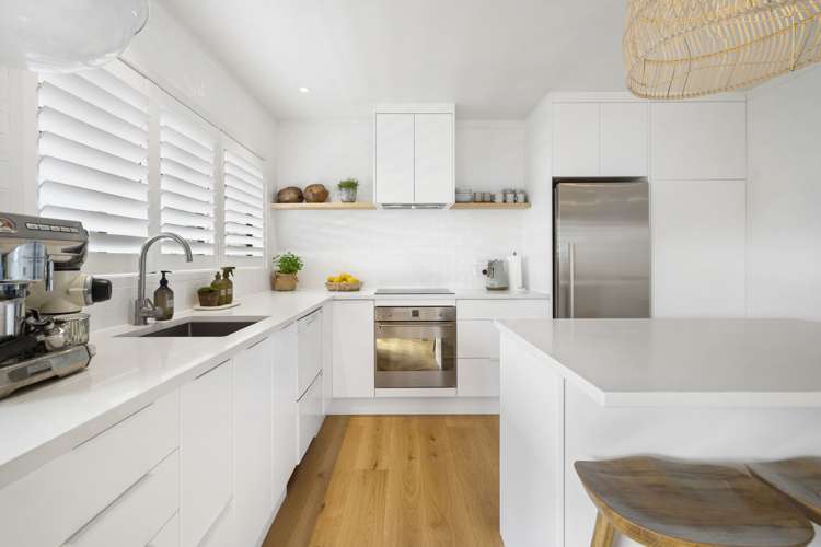 2/10 Merani Street Narrow Neck_4