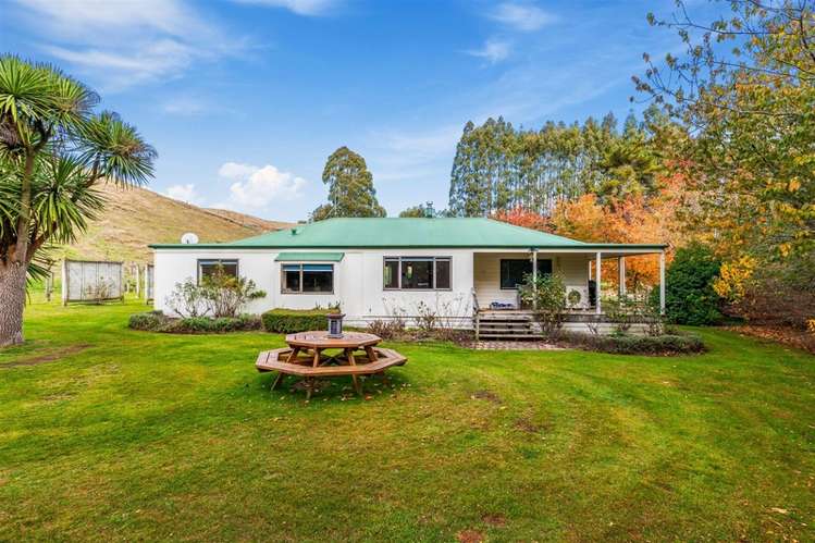 197 Whangamata Road Kinloch_18
