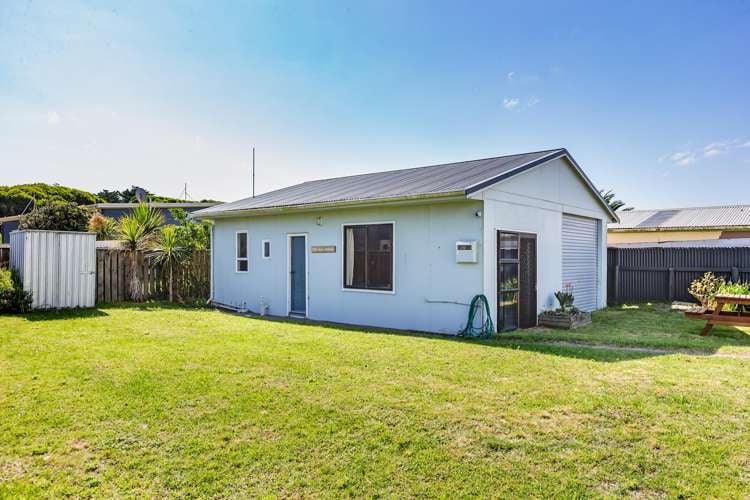 10 Mahuri Street Himatangi Beach_8