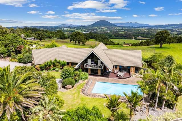 Stunning architecturally designed home on 5.48ha